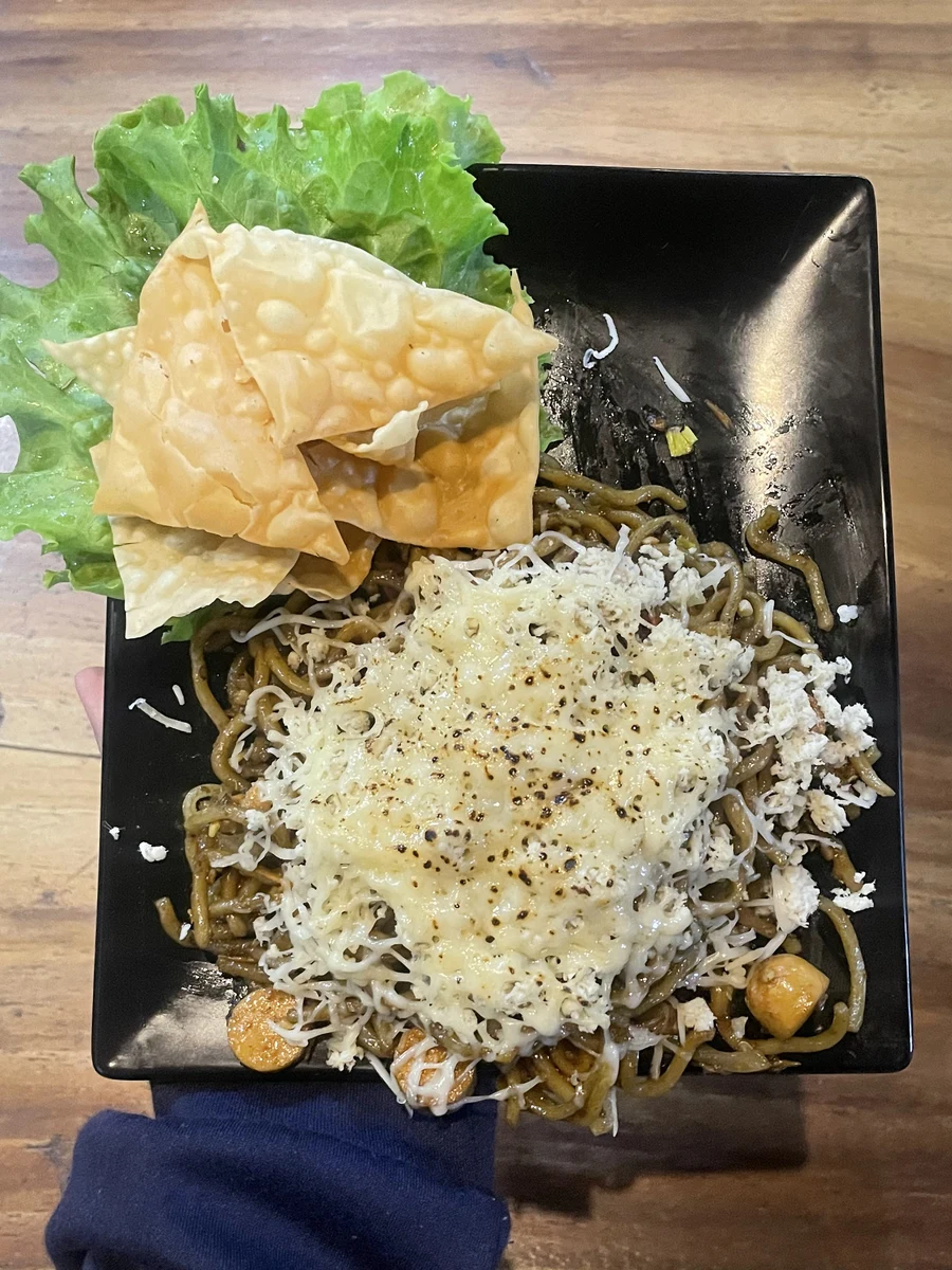 Mie Keju Pangsit
