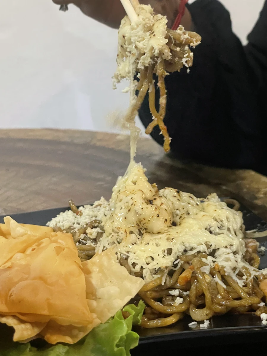 Mie Keju Tarik Mozzarella